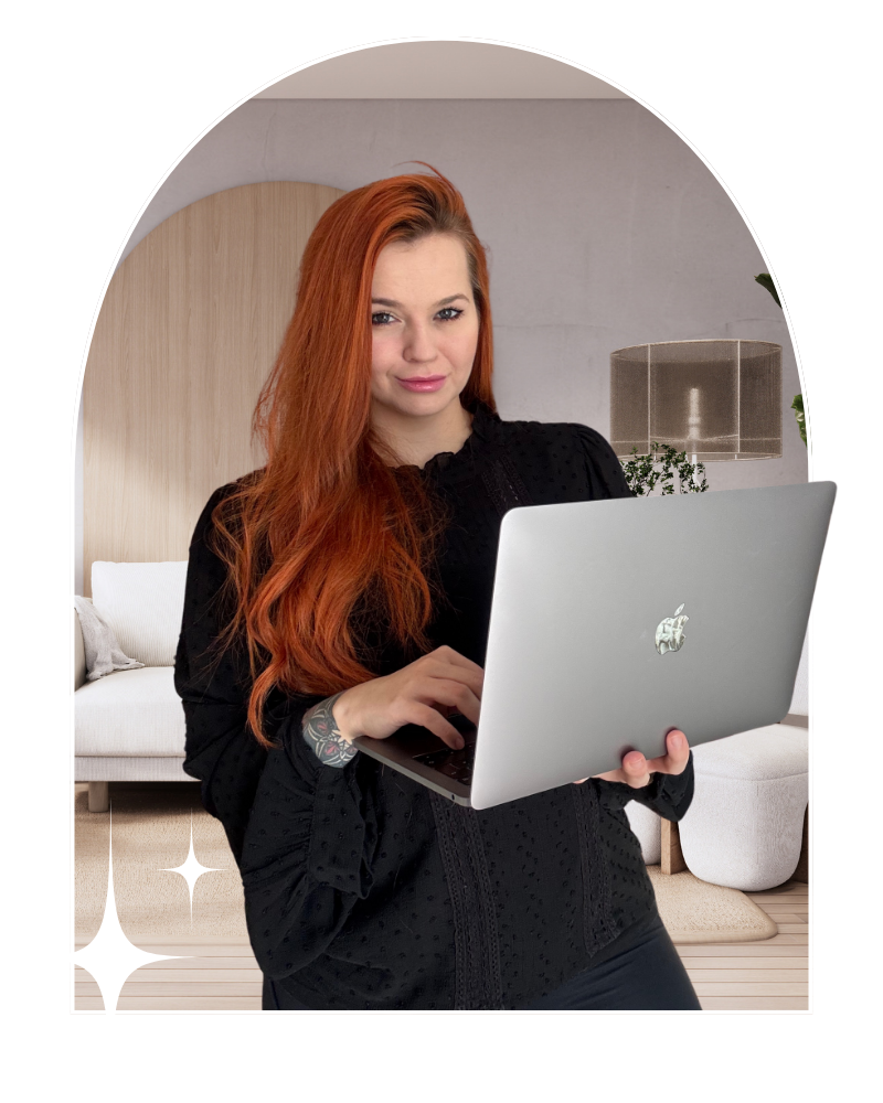 Diana Mraz Social Media management Moonlight Art Studio design közösségi média márkaépítés grafika arculat profilkép laptoppal